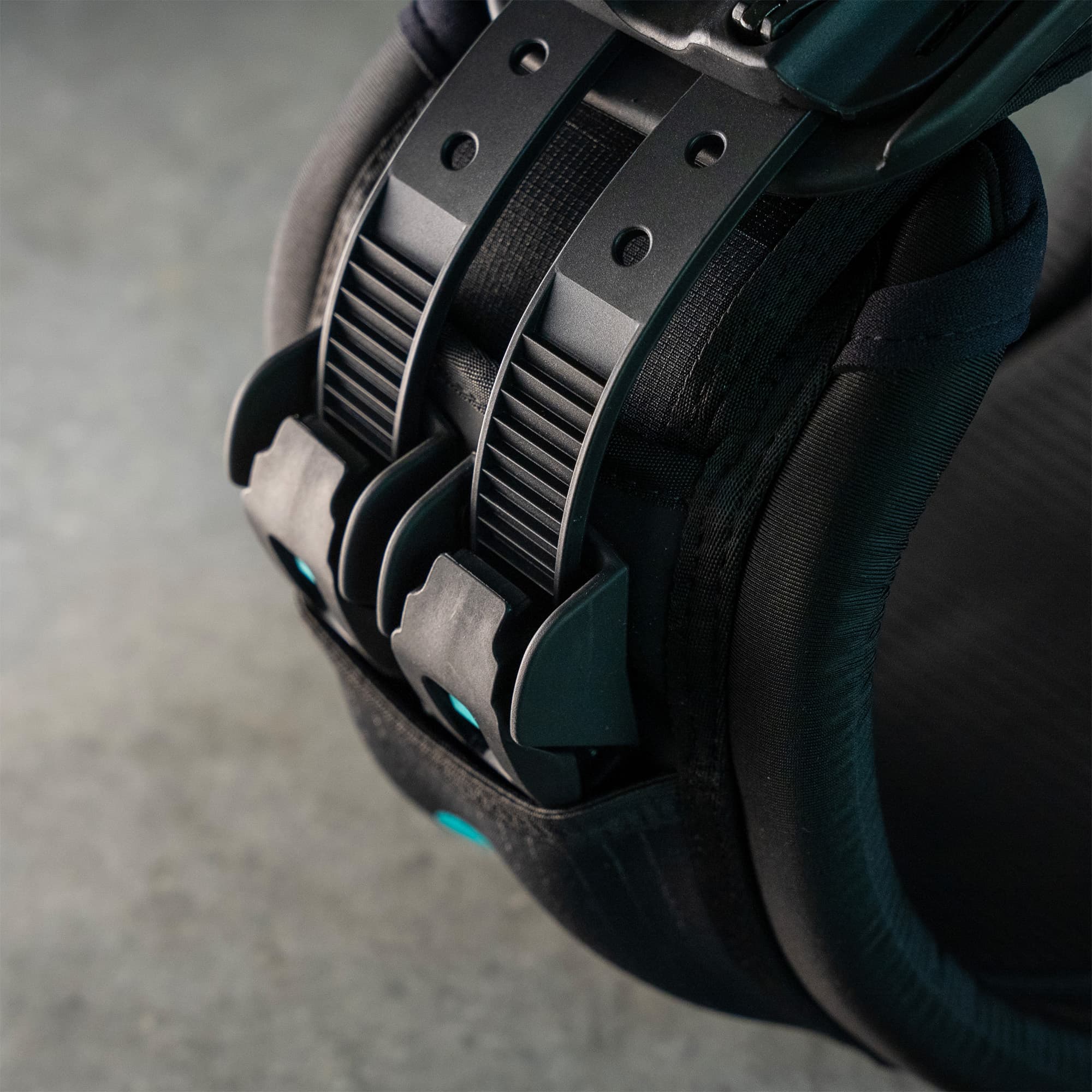 Ride Engine Elite Carbon Type 1 Hyperlock Harness blue, detail