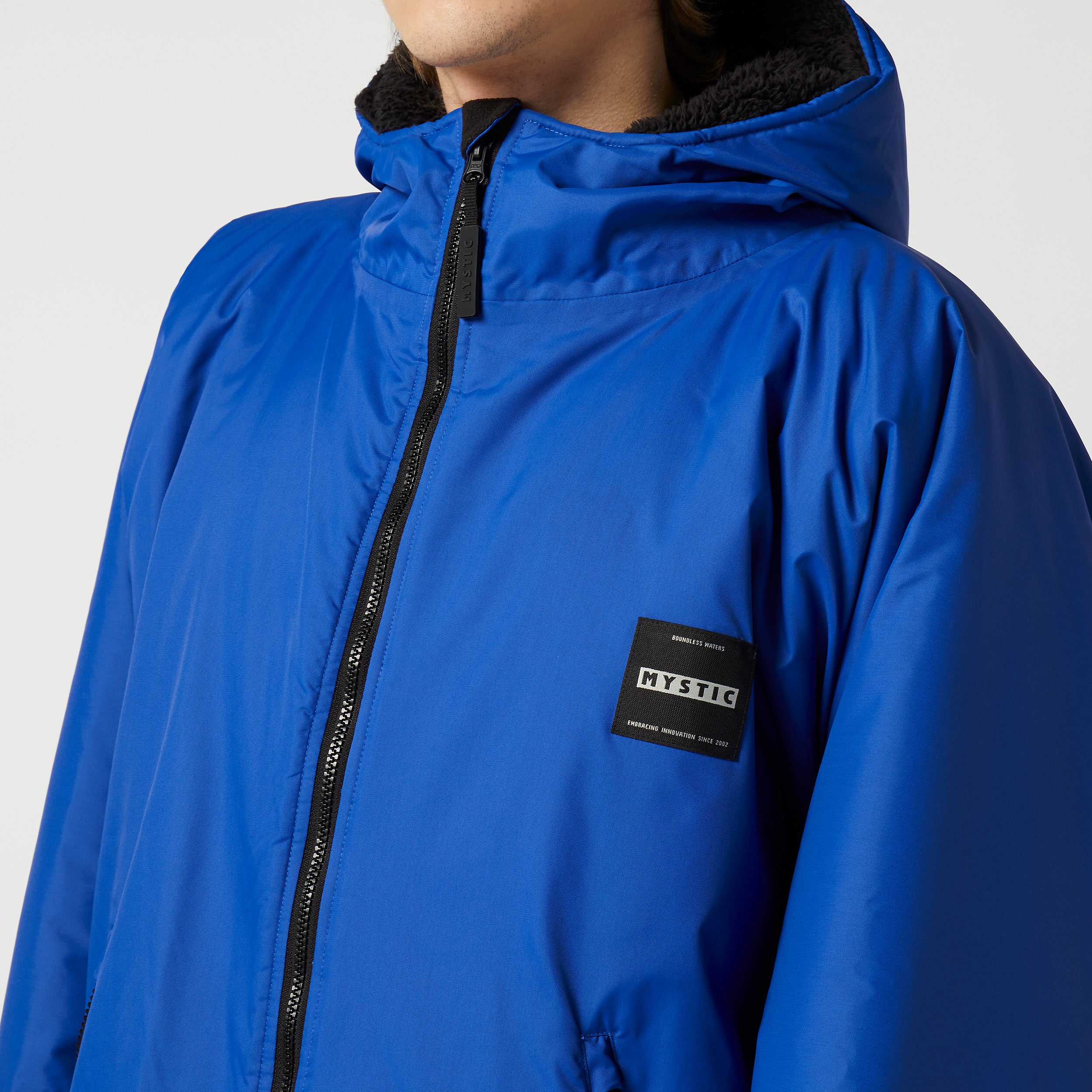 Mystischer Poncho Explore