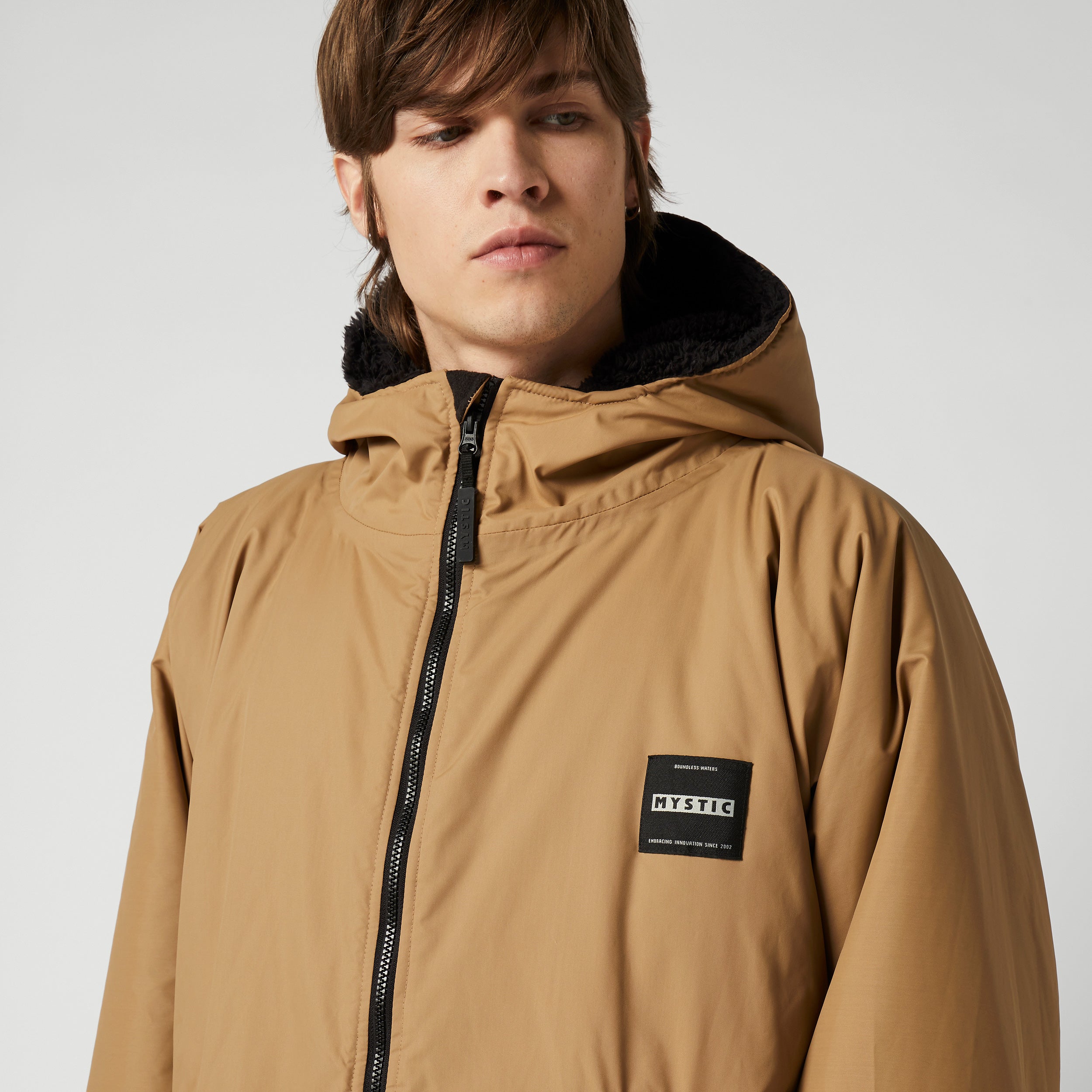 Mystischer Poncho Explore