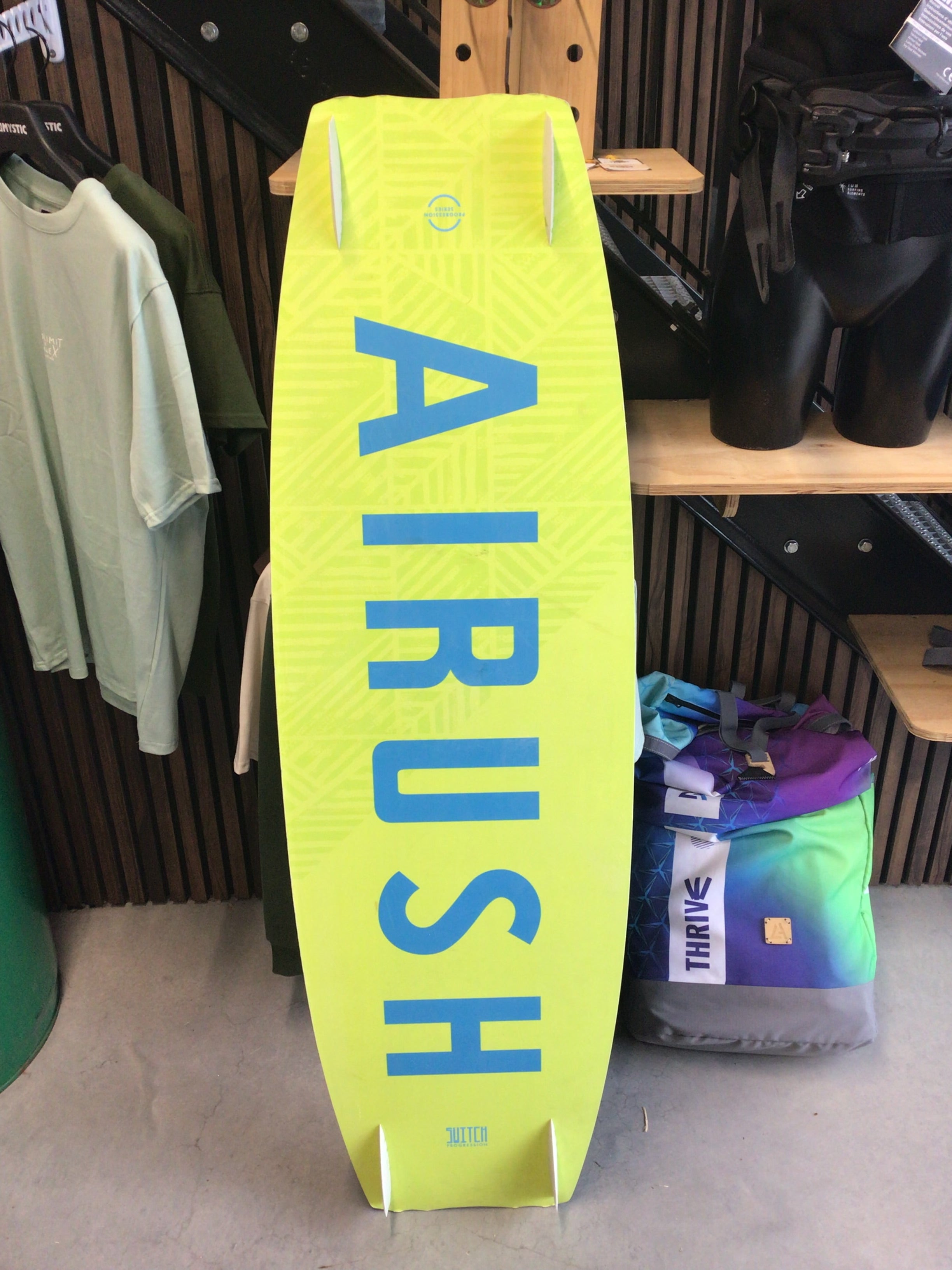 Airush Switch 145x44 incl. pads | Tweedekans