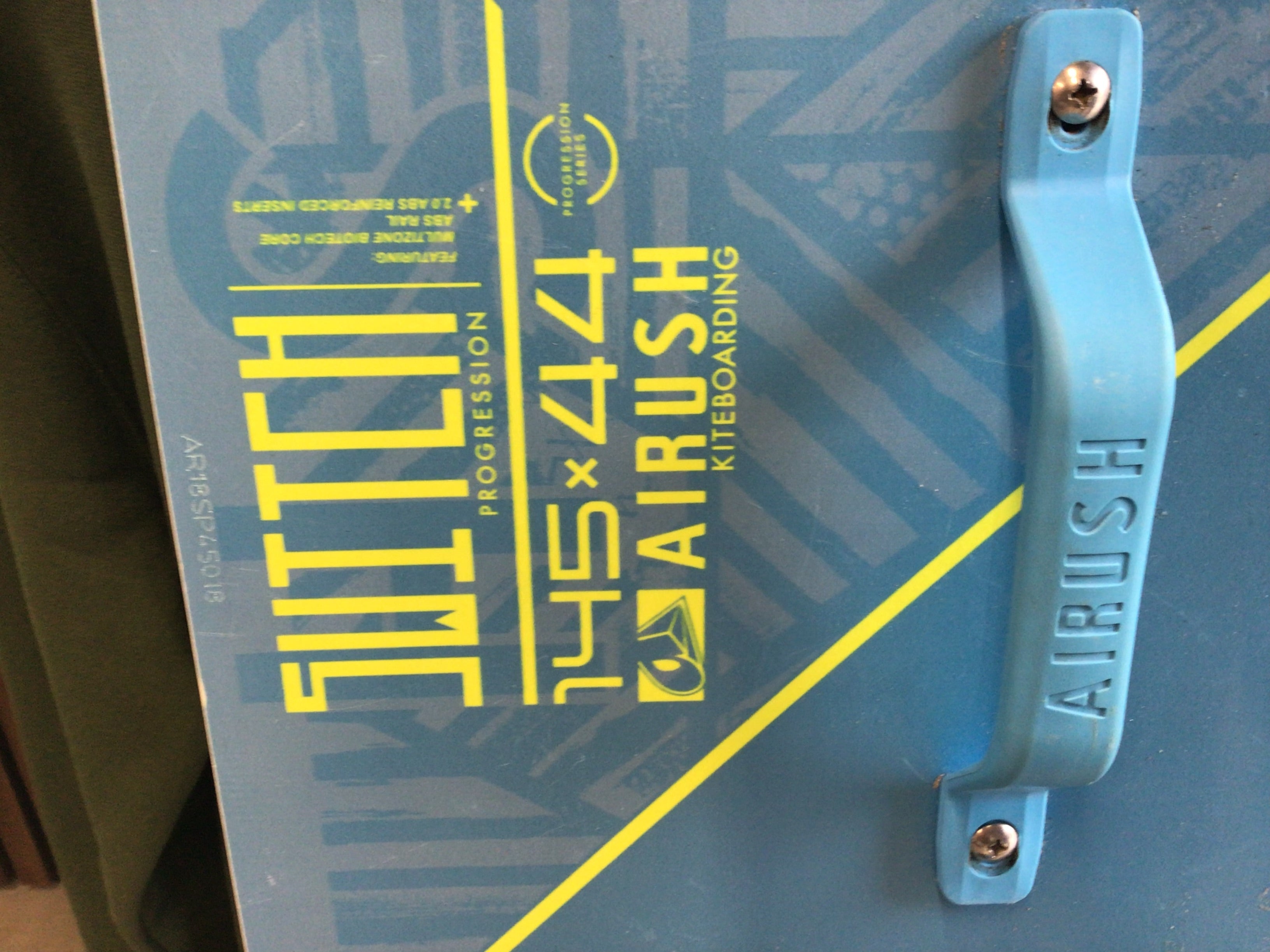 Airush Switch 145x44 incl. pads | Tweedekans