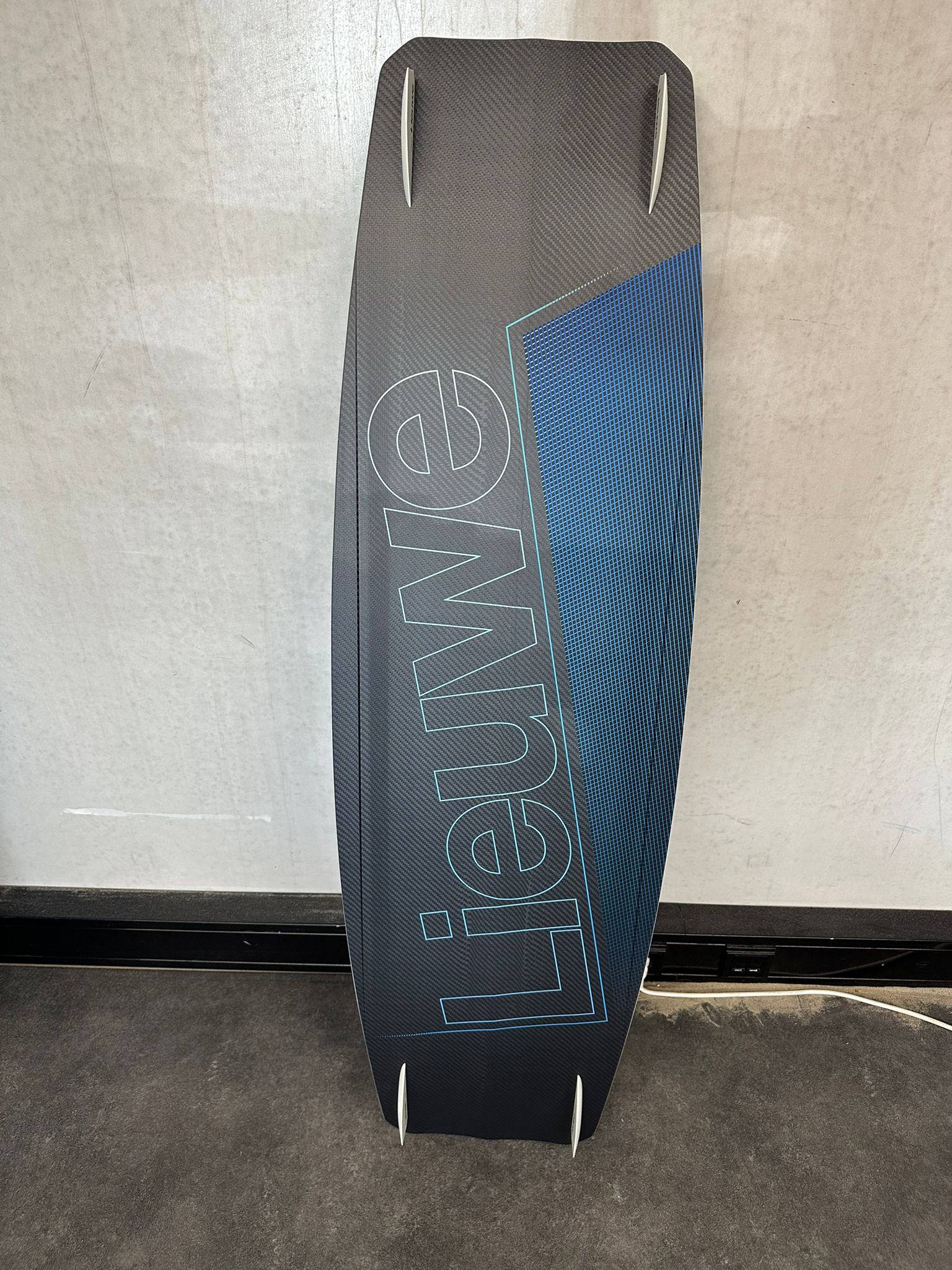 Lieuwe Falcon 137x40.5 | Demo