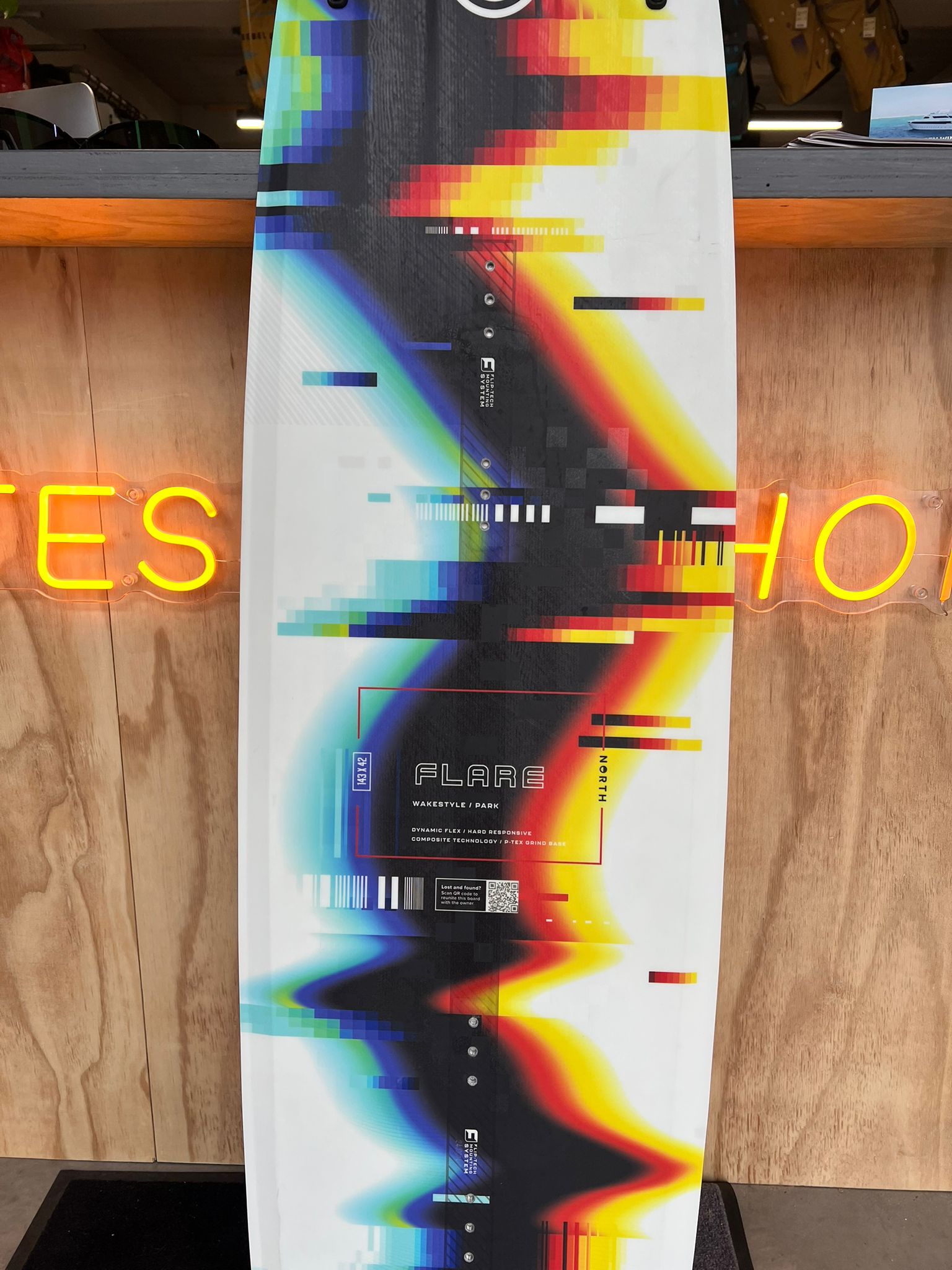 North Flare 2025 143x42 cm I showroom model