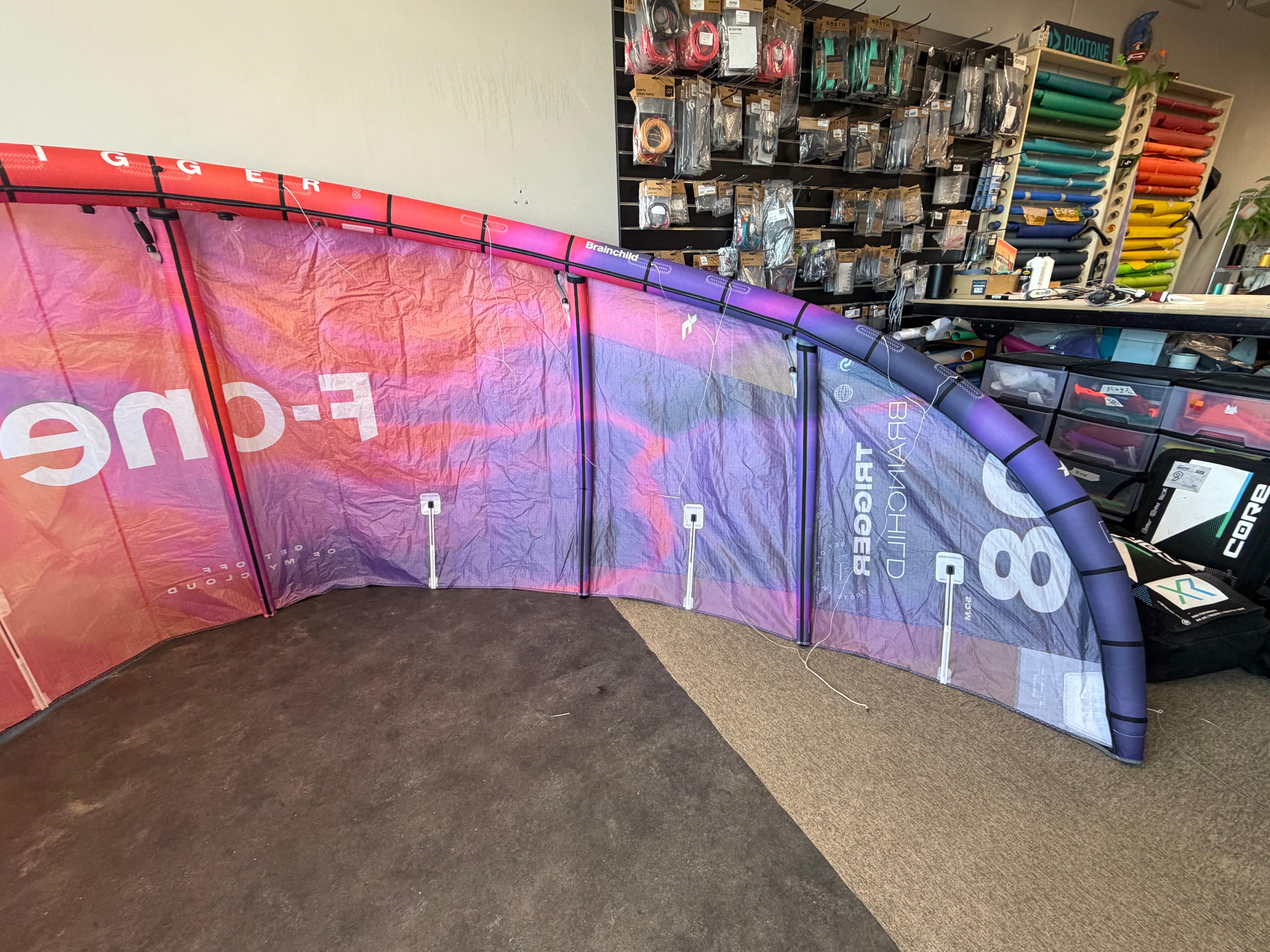 F-One Trigger V2 Brainchild 8 M tweedehands kite - detail canopy