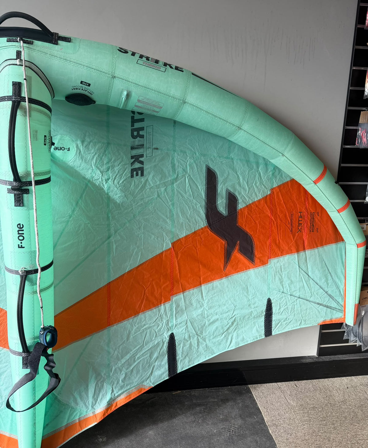 F-One Strike V3 5.0 - Tweedekans detail